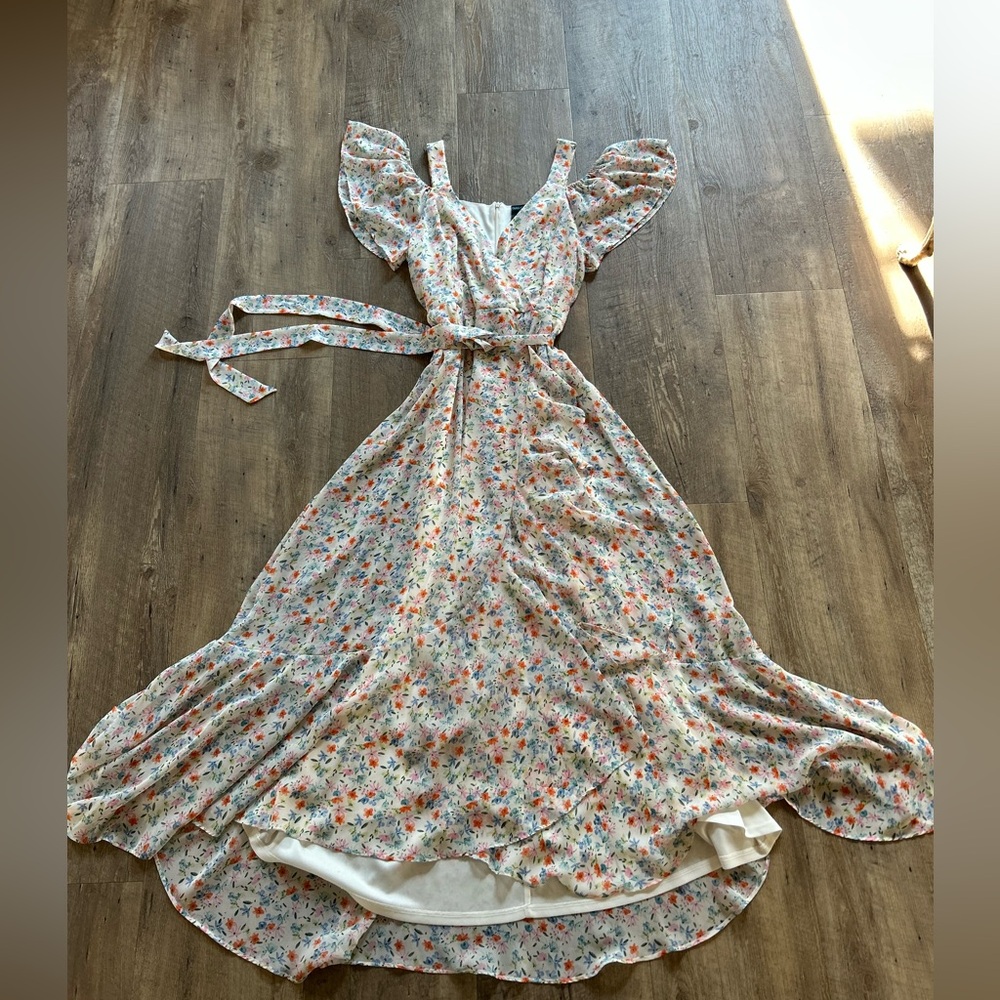 Gabby Skye Floral Maxi Dress with Ruffle Sleeves - Size 10